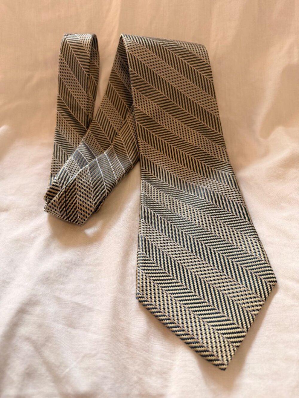 Burma Bibas Vintage Mens Gold/Blue-Grey Herringbone Chevron Silk Neck Tie